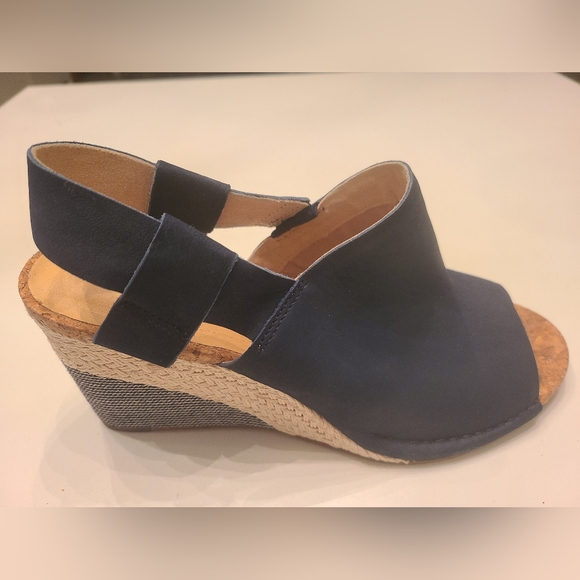 Clarks Cushion Plus - Picture 2 of 4